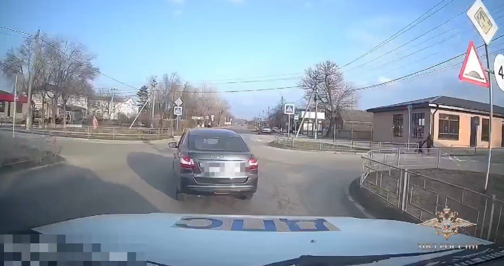 Покатала 5-летнего ребёнка в багажнике 