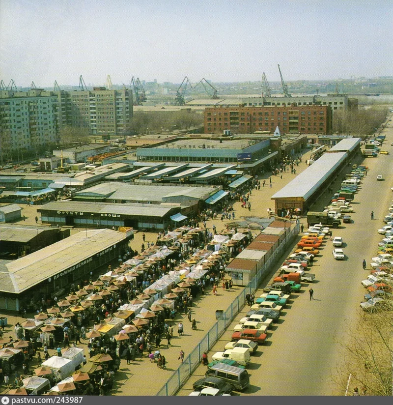 Ленинский рынок в Омске