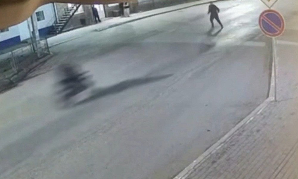 Попытка остановить мотоцикл своим телом