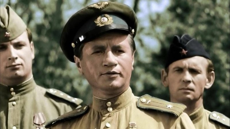 «Назад в СССР: подборка культовых советских фильмов»