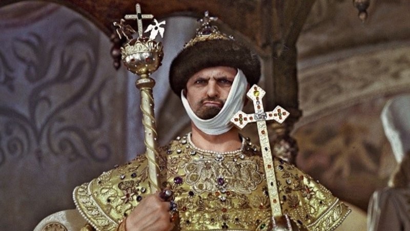 «Назад в СССР: подборка культовых советских фильмов»