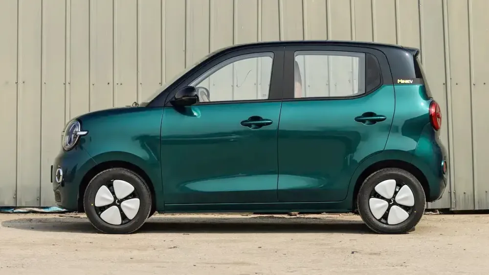 Китайский «народный» электрокар после обновления поступил в продажу по цене от 530 тысяч рублей