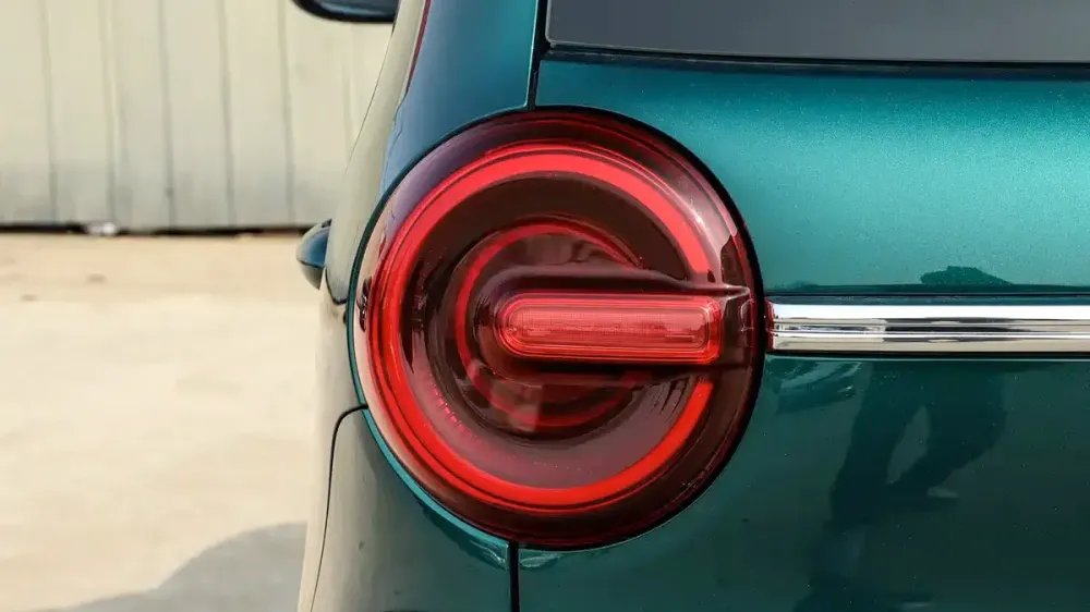 Китайский «народный» электрокар после обновления поступил в продажу по цене от 530 тысяч рублей