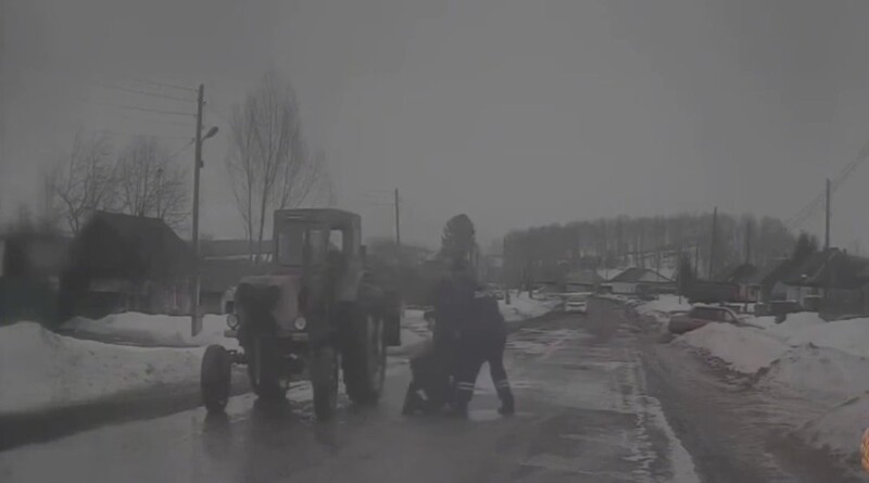 Автоинспекторы задержали пьяного тракториста
