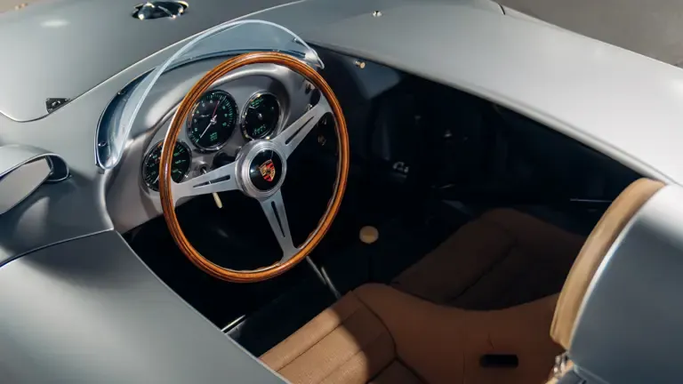 69-летний Porsche 550A Spyder с гоночной историей выставят на аукцион