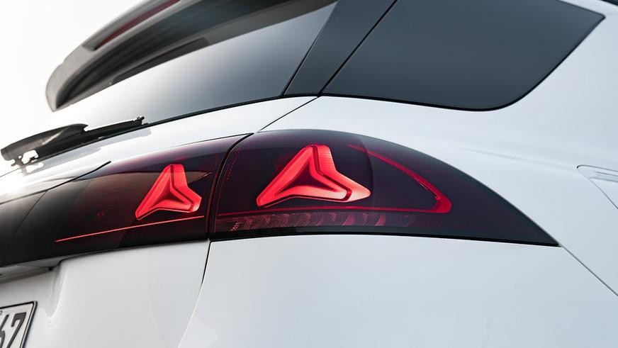 Mercedes-Benz представил обновлённые GLE и GLE Coupe