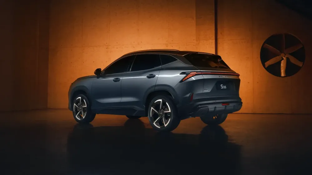 В России стартовали продажи самого доступного кроссовера Soueast