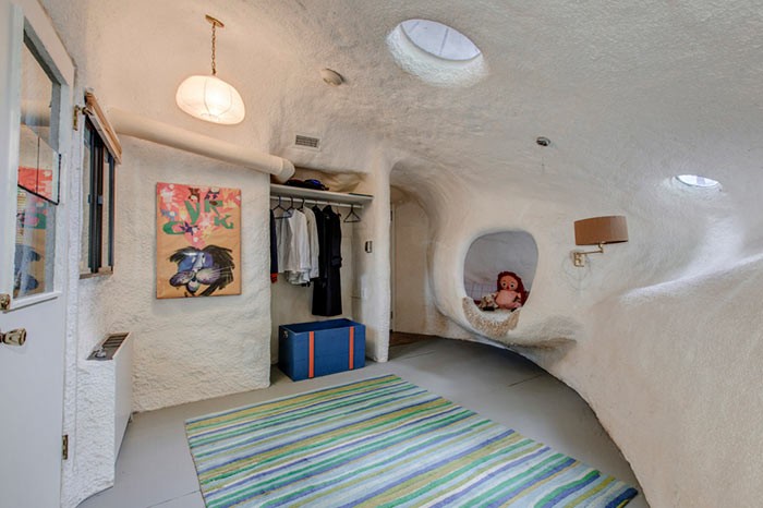 Грибной дом Бетезды, разбавивший скучную архитектуру чопорного пригорода