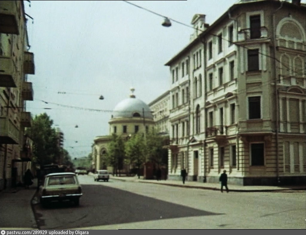 Ещё один вид на Большую Ордынку. Фотокадр из документального фильма 1983 года "Путешествие по Москве. Замоскворечье", Творческое объединение Экран