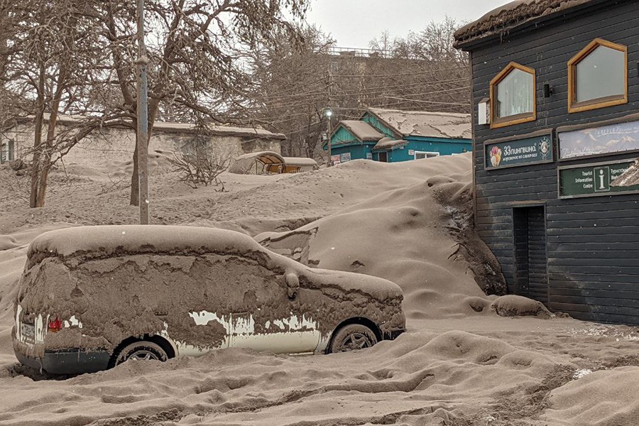 Почему 10 сантиметров пепла могут вырубить всю Японию