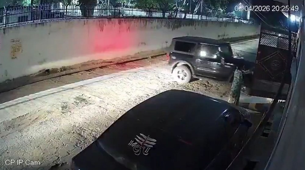 Внук забыл поставить авто на ручник и насмерть задавил бабушку