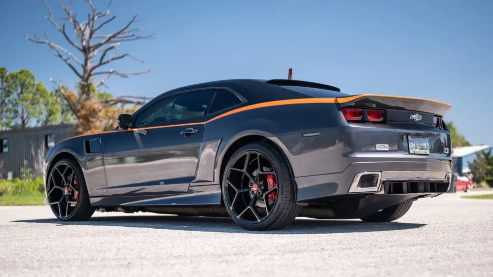 Chevrolet Camaro с двигателем Boeing от вертолёта выставили на продажу