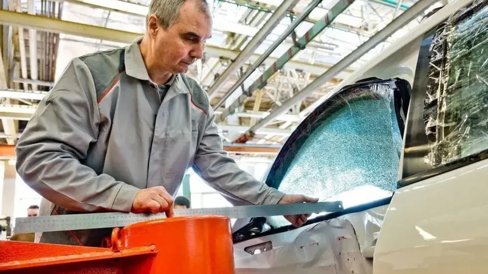 АвтоВАЗ признал кроссовер Lada Azimut безопасным