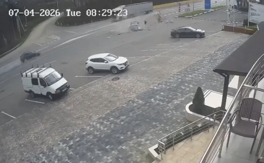 Увидела ДТП и решила в нём поучаствовать