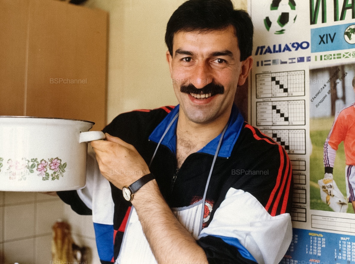 Интересная фотоподборка известных личностей СССР и мира в детстве и юности