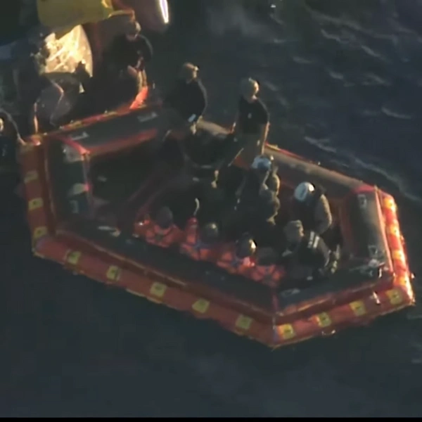 Корабль "Орион" с астронавтами лунной миссии "Артемида-2" вернулся на Землю, сообщает NASA