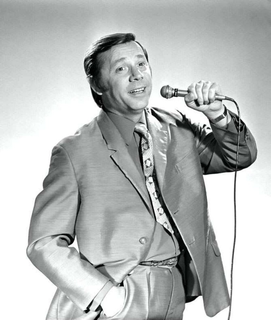 Олег Анофриев