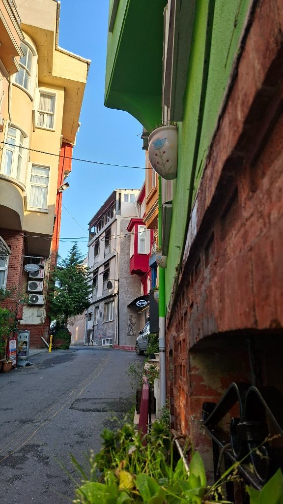 Улочка перед отелем