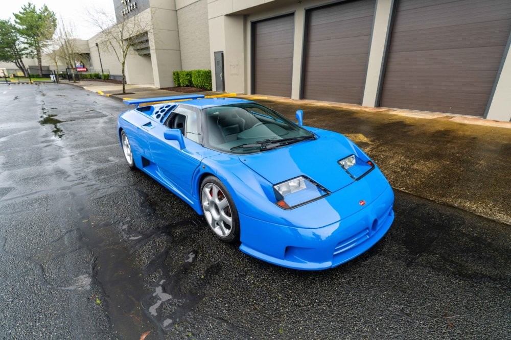 Потеряли суперкар Bugatti EB110, искали 25 лет, нашли и выставили на продажу