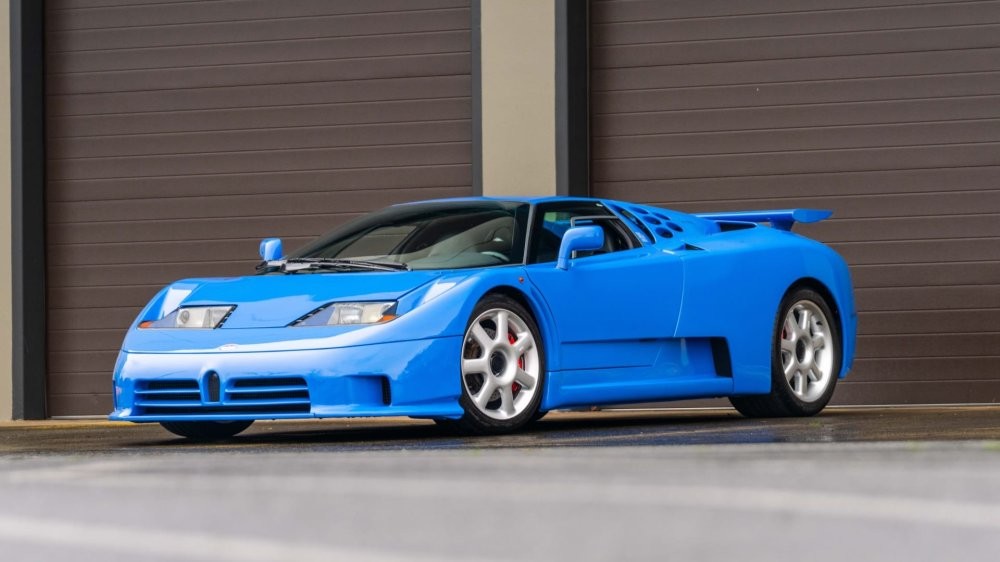 Потеряли суперкар Bugatti EB110, искали 25 лет, нашли и выставили на продажу