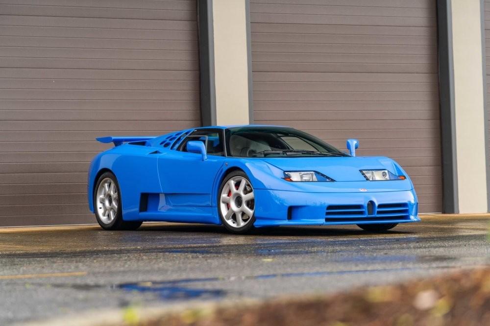Потеряли суперкар Bugatti EB110, искали 25 лет, нашли и выставили на продажу