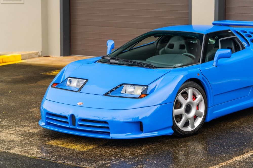 Потеряли суперкар Bugatti EB110, искали 25 лет, нашли и выставили на продажу