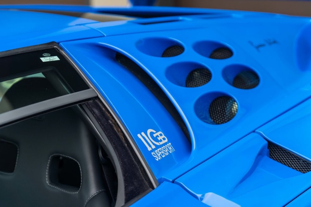 Потеряли суперкар Bugatti EB110, искали 25 лет, нашли и выставили на продажу
