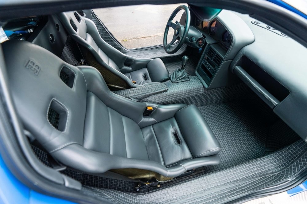 Потеряли суперкар Bugatti EB110, искали 25 лет, нашли и выставили на продажу