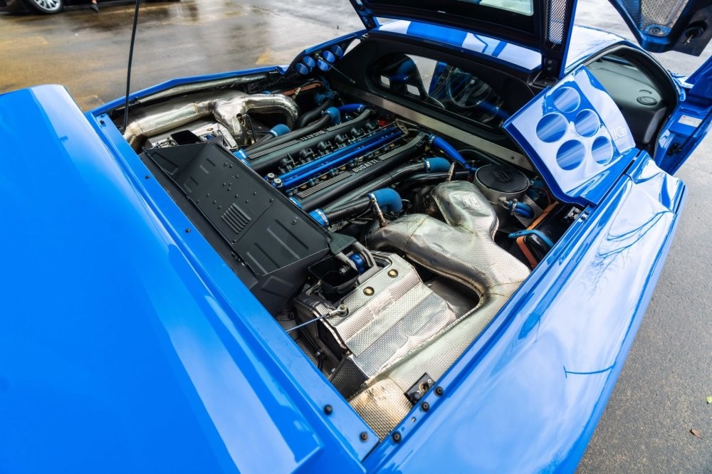 Потеряли суперкар Bugatti EB110, искали 25 лет, нашли и выставили на продажу
