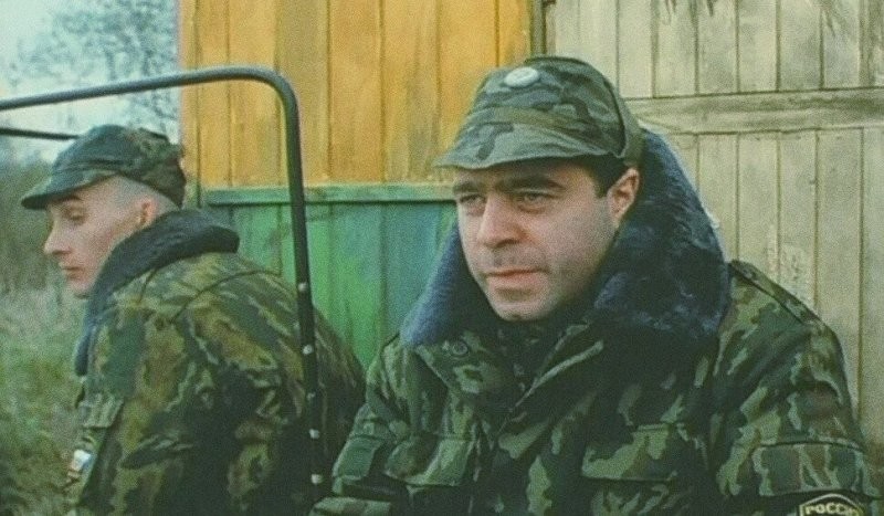 - Видишь Геннадия...
- Нет...
- А он есть...