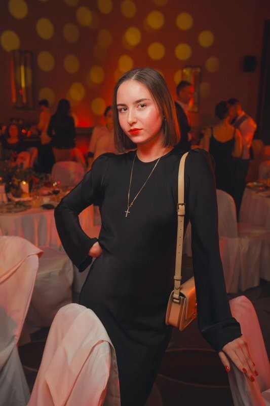 Ювелир однако! 
У меня две красы, старшей 35, средней 25.
И Самый Лучший, которому 15.
Ну а непервзойденному, 5.