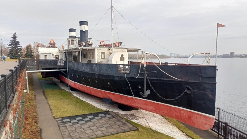 Прошлой осенью там были