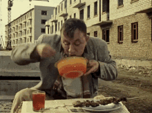 Всё. Кушаю не отвлекаюсь.