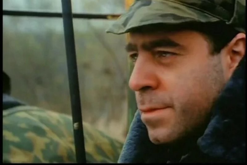 - Видишь пластичную стюардессу..?
- Нет.
- И я не вижу. А она есть...