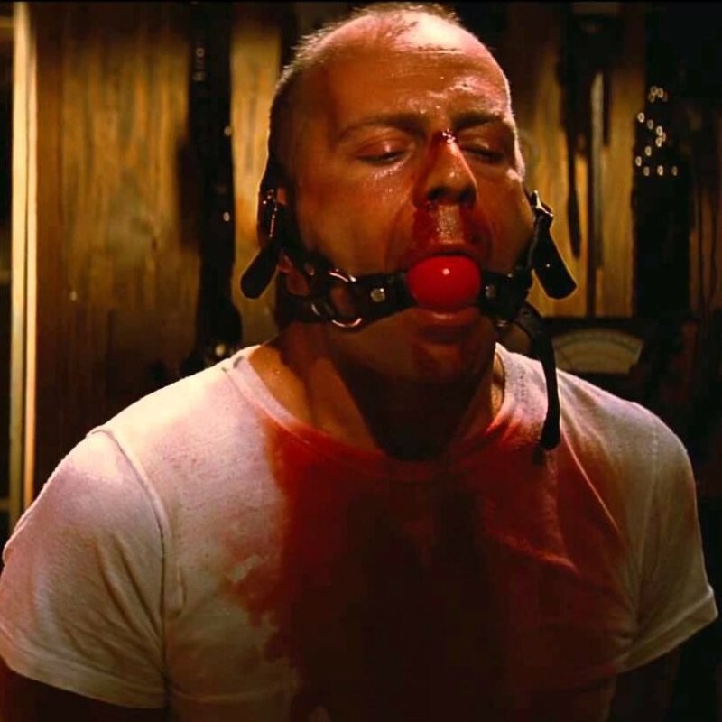 "Рот закрой и ешь" (с) Мама...