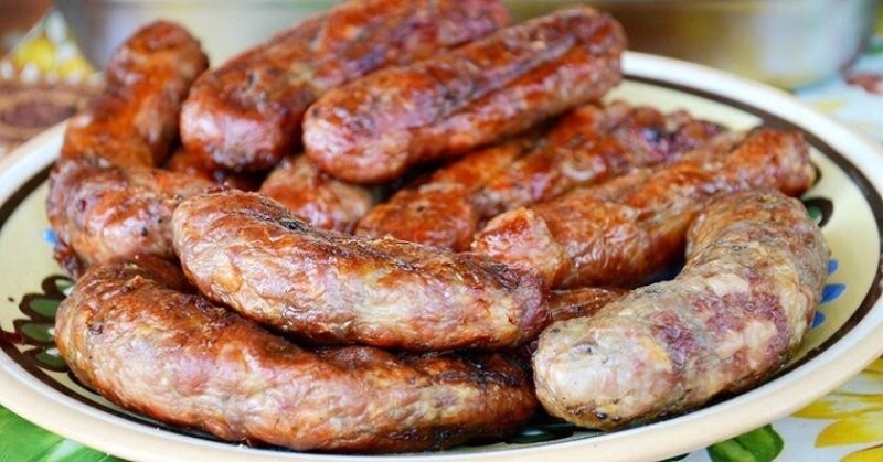 Конечно извращенец.
 Колбаска должна быть 
не из супермаркета...