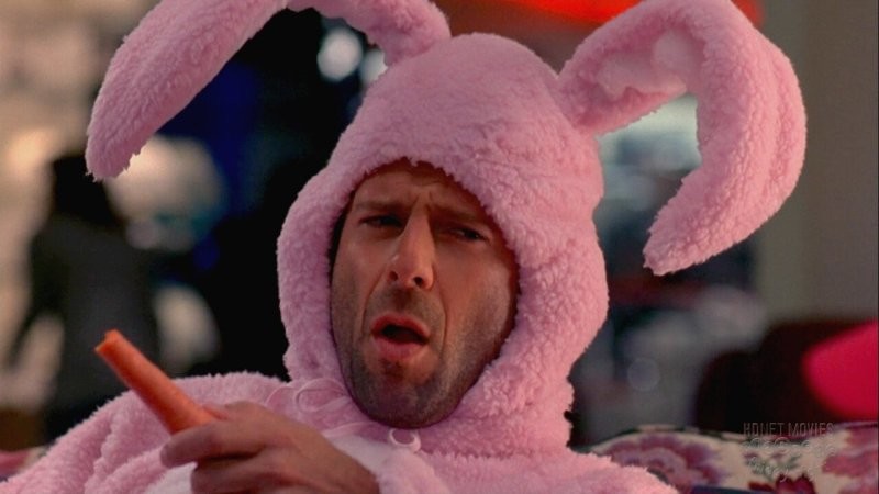 Судя по пальцам...
Ему уже нечего терять...