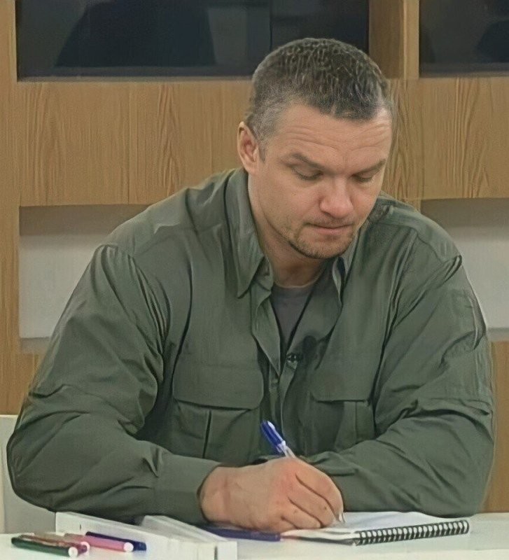 Ага... понятно...
А если я флиртовал...
Мне никак не отвечали...
Я добивался и страдал...
А теперь Оксана...
смотрит на меня как на говно...
Тут как...?