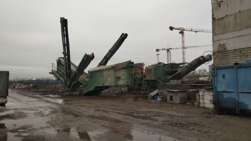 А это ,,грохот,, что разнесет там всё в щебень.