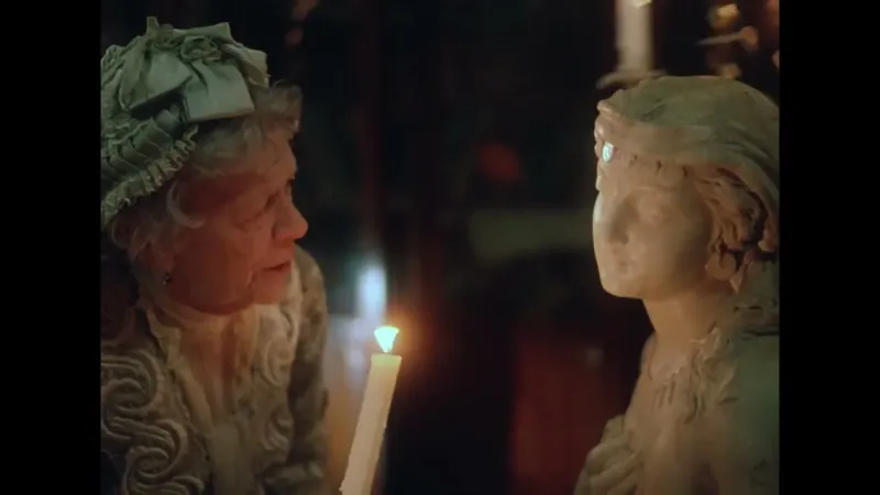 - Прасковья ее звали.
Её лепили с Прасковьи Тулуповой.