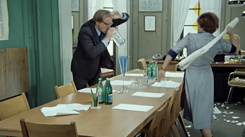 А вот когда была у неё фамилия Калугина... агрессивно себя вела.