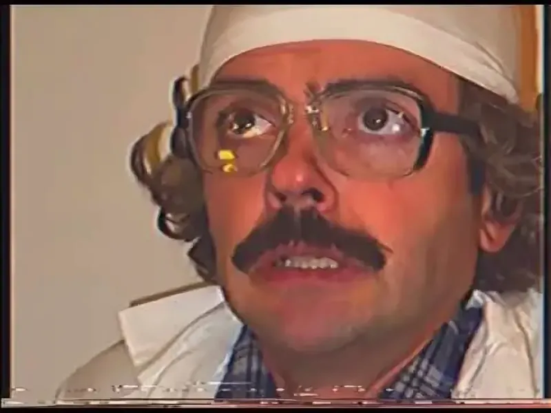 Студент МГУ Владислав Листьев "на картошке"