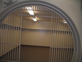 Украинский денежный резерв выиграл конкурс по маскировке, до сих пор ищут.