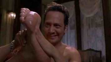 Это случайно не она в фильме снималась?