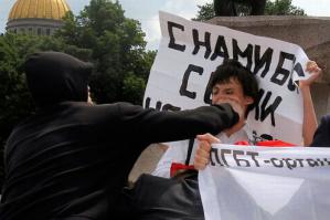 Знатно гомосеку щачло подправил, зачет по боксу сдан однозначно.