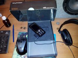 вроде всего 6 лет прошло, я уже сменил 3 смарта, но он все равно в строю.