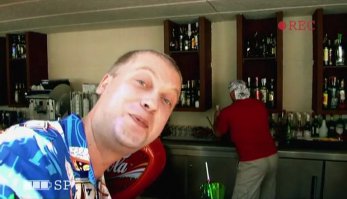 Исходя из голоса автора видео, это походу Гена и Вован из Тагила во Владик приехали.