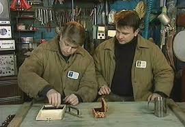 А потом мальчики с первой фотографии подросли, а привычки остались.