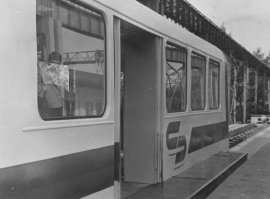 Маглев. Первый в СССР вагон с подвеской на постоянных магнитах транспортной системы СПТС-1 на заводе "Газстроймаш" и участок СПТС в г. Раменское (приблизительно с 1977 по 1981 год)