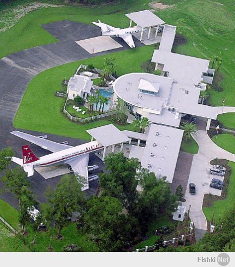Персональный Аэродром у его Дома во Флориде.